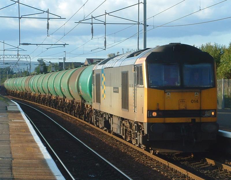 60014 6N71 Linkswood tanks Coatbridge Central: Photo of 60014 6N71 Linkswood tanks Coatbridge Central