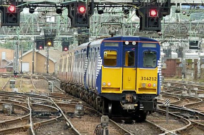 Photo of 314212/214 Glasgow Central 1 Aug 11