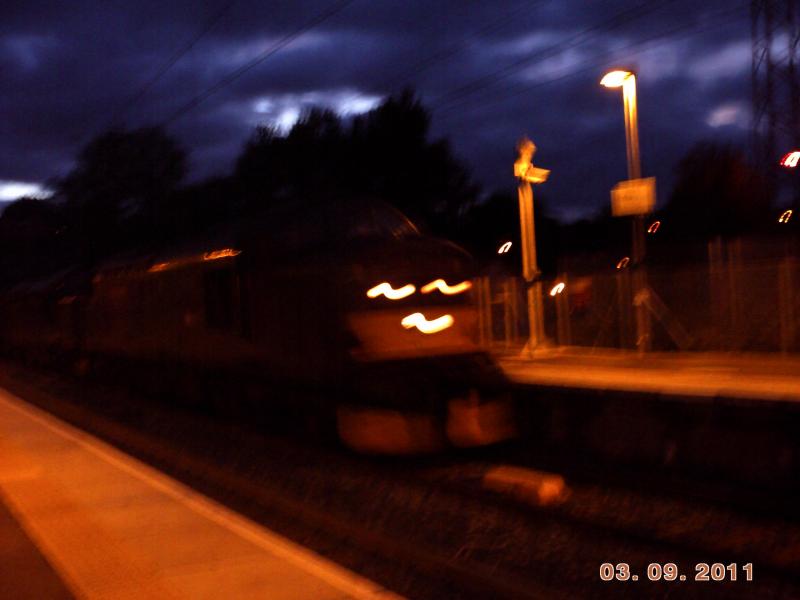 a blured 37676 in Airdrie.: a blured 37676 returnes from Airdrie. Photo of a blured 37676 in Airdrie.