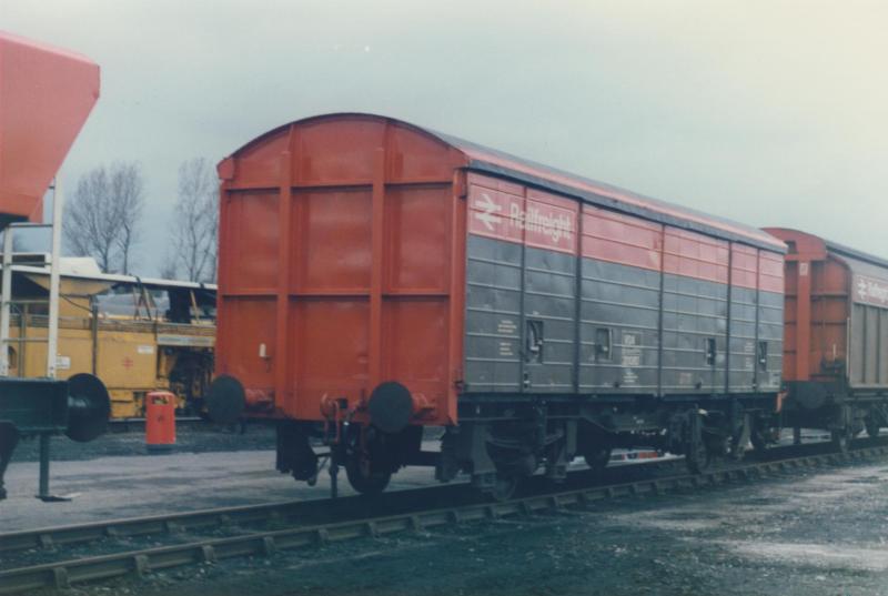 VDA Van: VDA van on display at Perth Yard during the Perth RailFair. (23.04.85) Photo of VDA Van