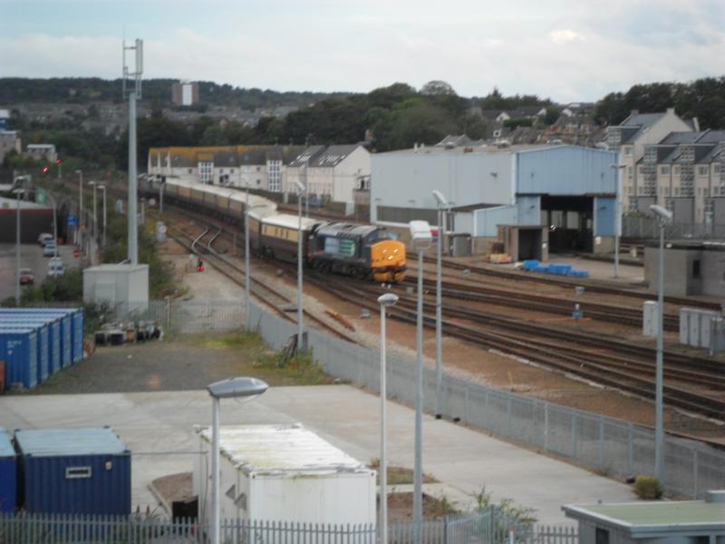 37 409(front: Have'n done a couple o Loco moves on route to Aberdeen 37 409 leads Northern Belle and 069 and 423 rear just after 19:15 on 06/09/11 Photo of 37 409(front