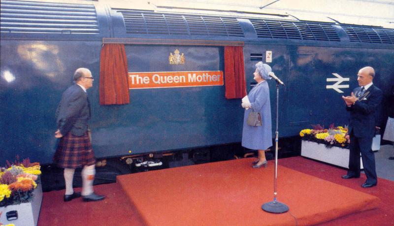 47541 THE QUEEN MOTHER: HM Queen Elizabeth the Queen Mother doing the honours at Waverley. Photo of 47541 THE QUEEN MOTHER