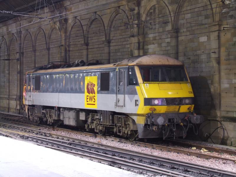 90036 Klondyke: Former RfD liveried 90036 stabled at the end of the Klondyke siding at Waverley on the evening of Wednesday 14th November 2007. How many loco's still have BR double arrows on them? Photo of 90036 Klondyke