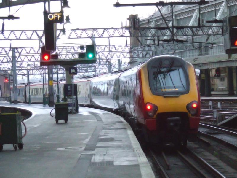 Super Voyager: 221124 departing Glasgow Central on 10th November 2007 Photo of Super Voyager
