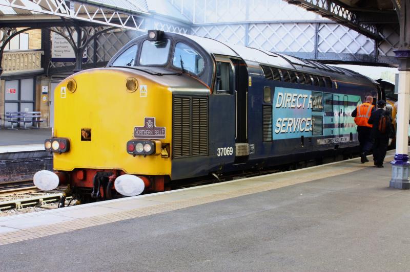 37069 crewe-aberdeen northern belle ecs at perth: Photo of 37069 crewe-aberdeen northern belle ecs at perth